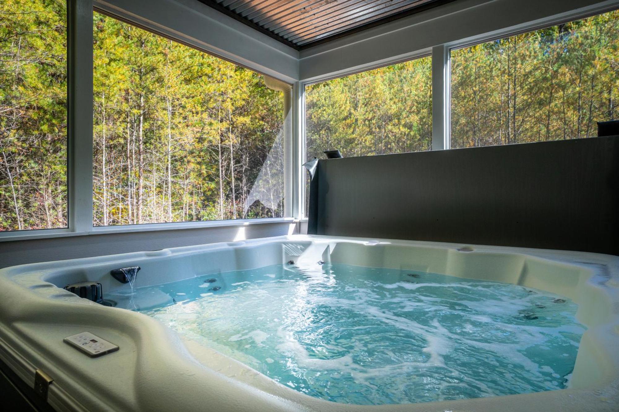 Par-Tee Haus I- Game Room & Hot Tub-Walk To Helen Εξωτερικό φωτογραφία