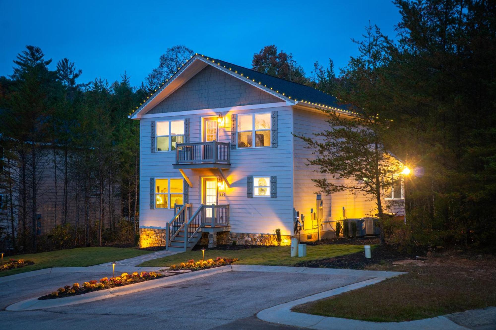 Par-Tee Haus I- Game Room & Hot Tub-Walk To Helen Εξωτερικό φωτογραφία